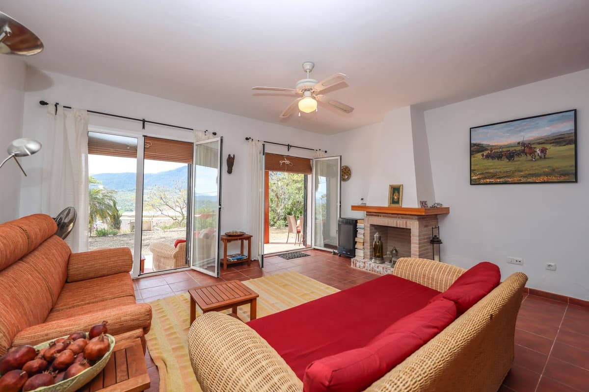 Detached Villa in Tolox — photo 3 of 10