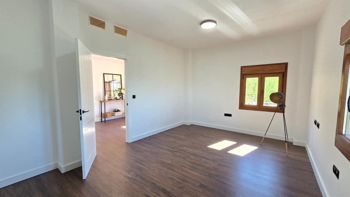Detached Villa in Limonar — photo 10 of 10
