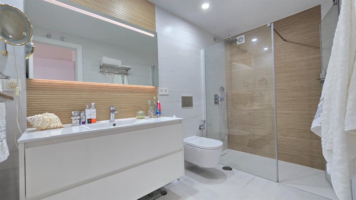 Middle Floor Apartment in Benalmadena — photo 7 of 10