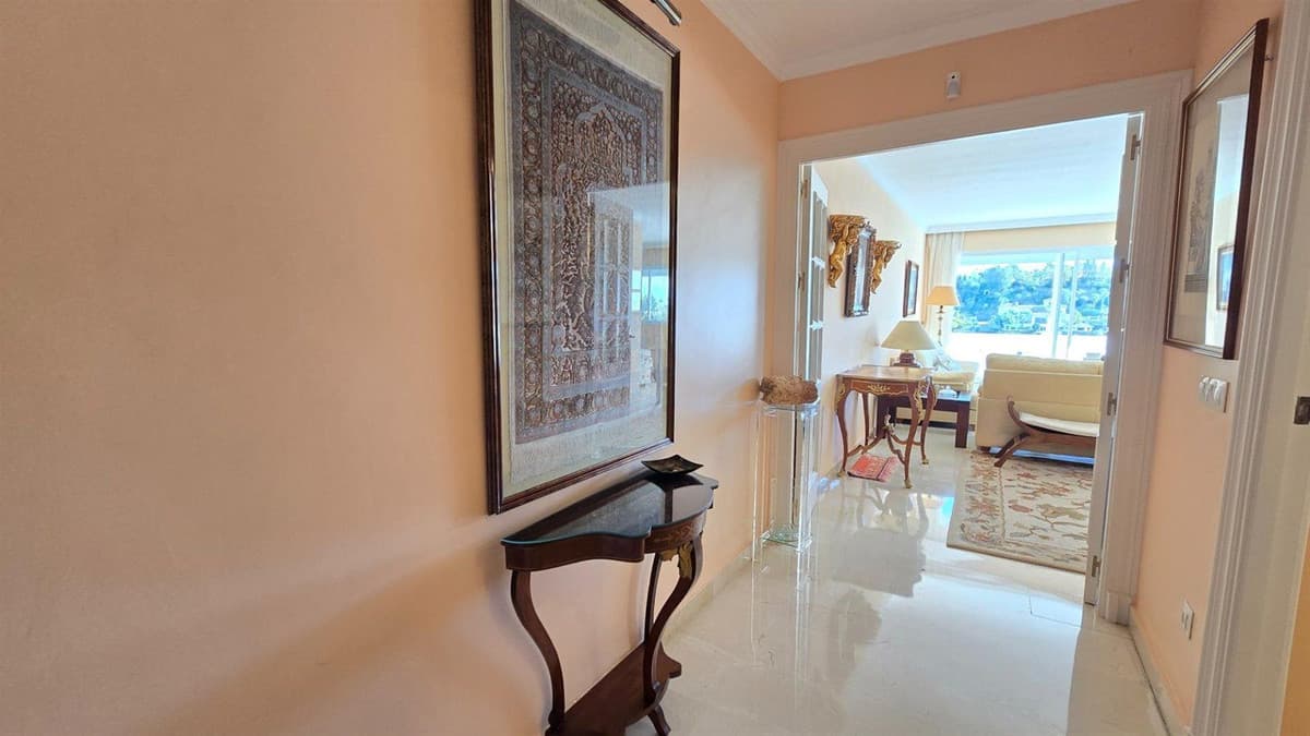 Ground Floor Apartment in La Quinta — photo 3 of 10