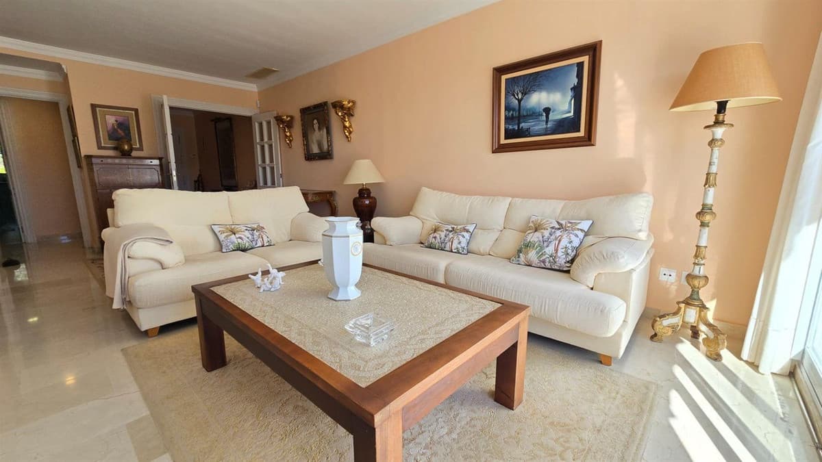 Ground Floor Apartment in La Quinta — photo 4 of 10