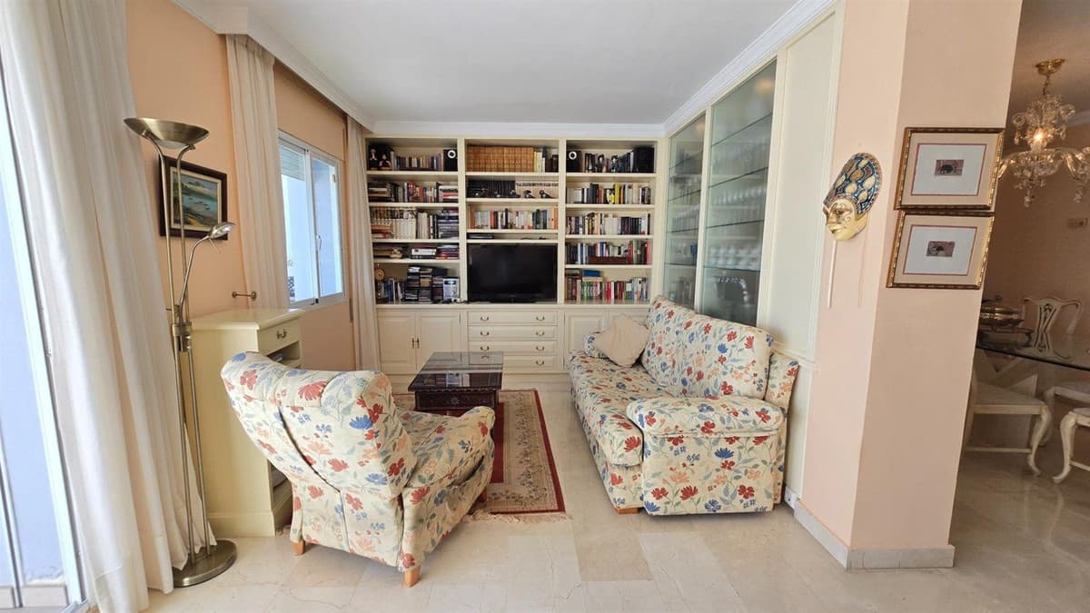 Ground Floor Apartment in La Quinta — photo 5 of 10