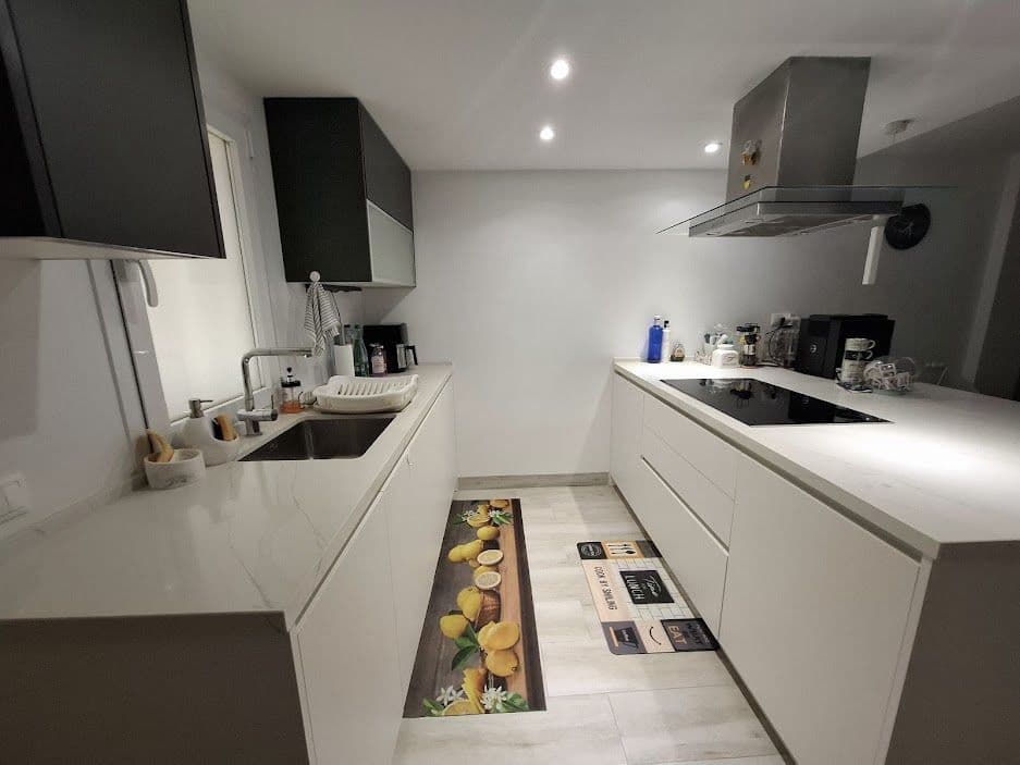 Middle Floor Apartment in Marbella — photo 2 of 10