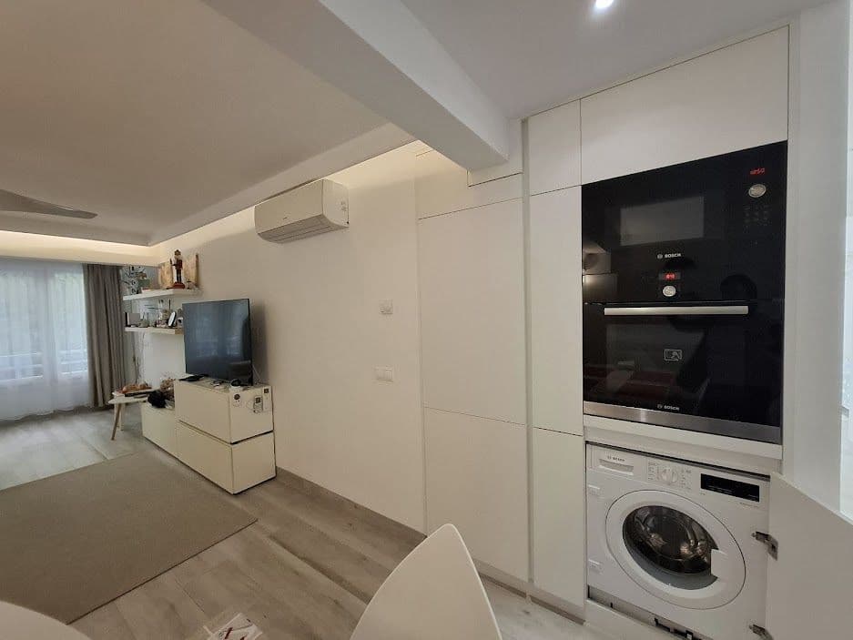 Middle Floor Apartment in Marbella — photo 3 of 10