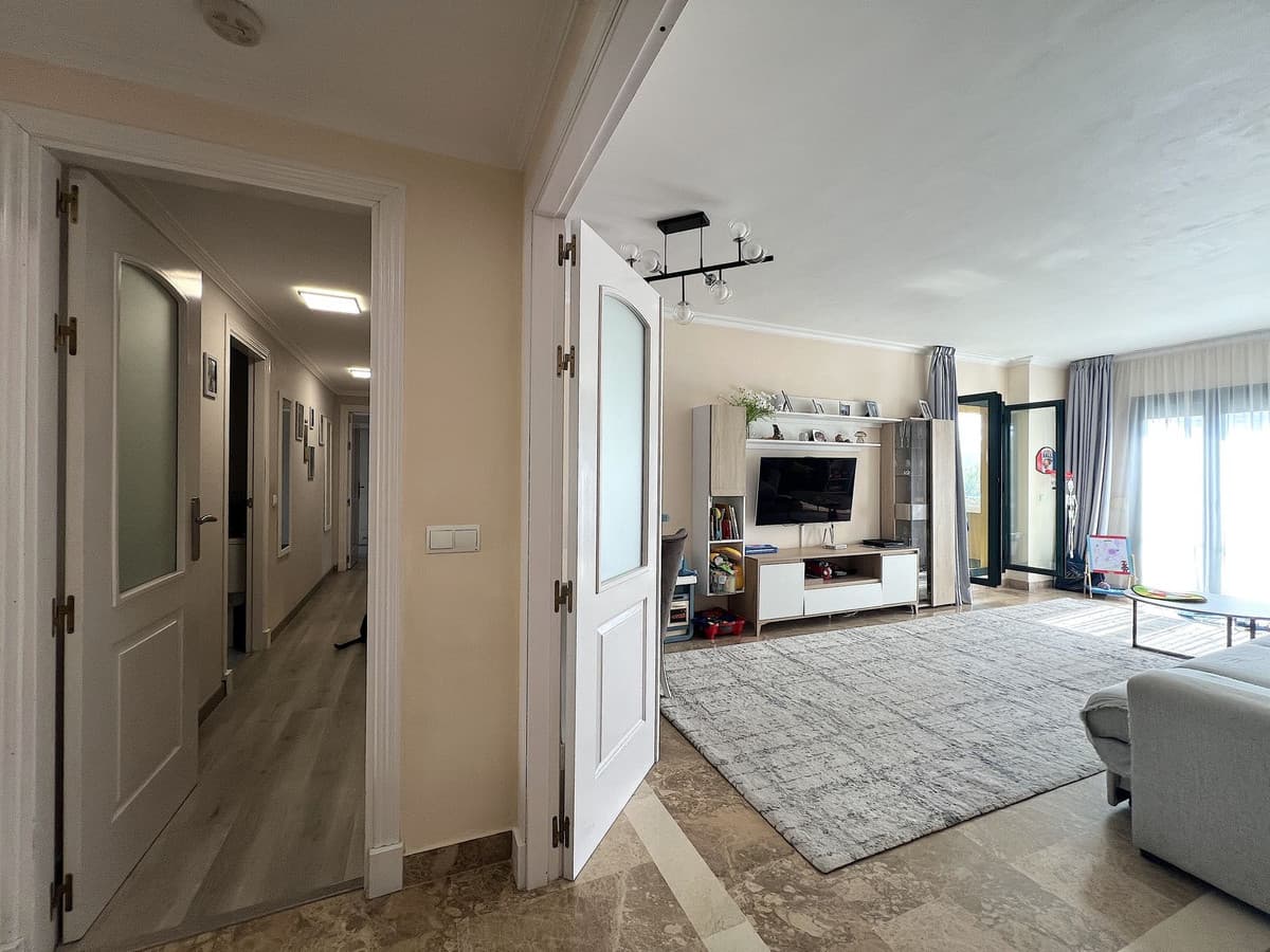 Middle Floor Apartment in San Pedro de Alcántara — photo 2 of 10