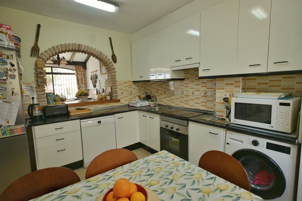 Townhouse in Calahonda — photo 5 of 10