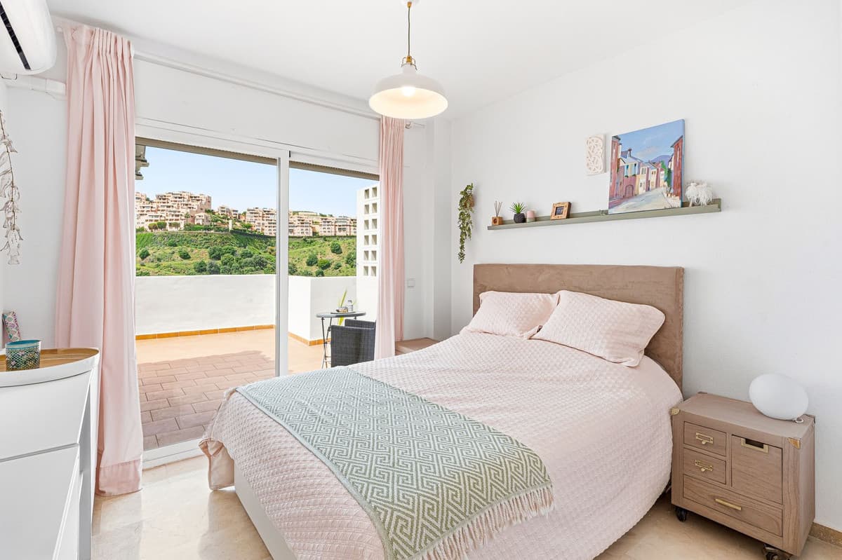 Penthouse in Calahonda — photo 9 of 10