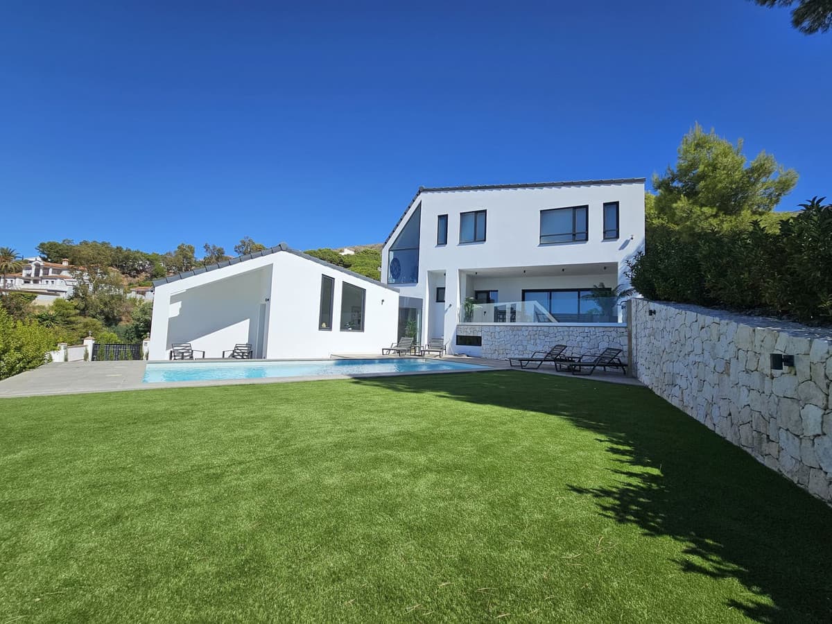 Detached Villa in Mijas — photo 1 of 10