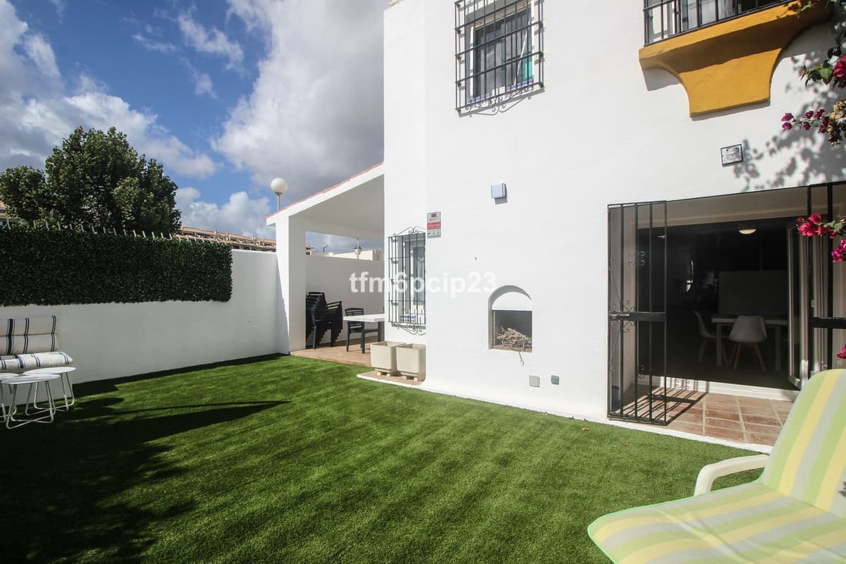 Semi-Detached House in Casares Playa — photo 3 of 10