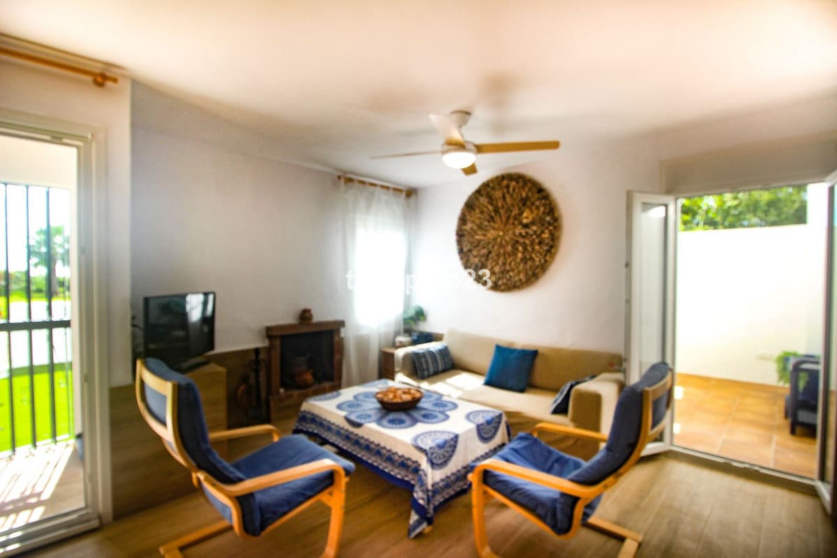 Semi-Detached House in Casares Playa — photo 4 of 10