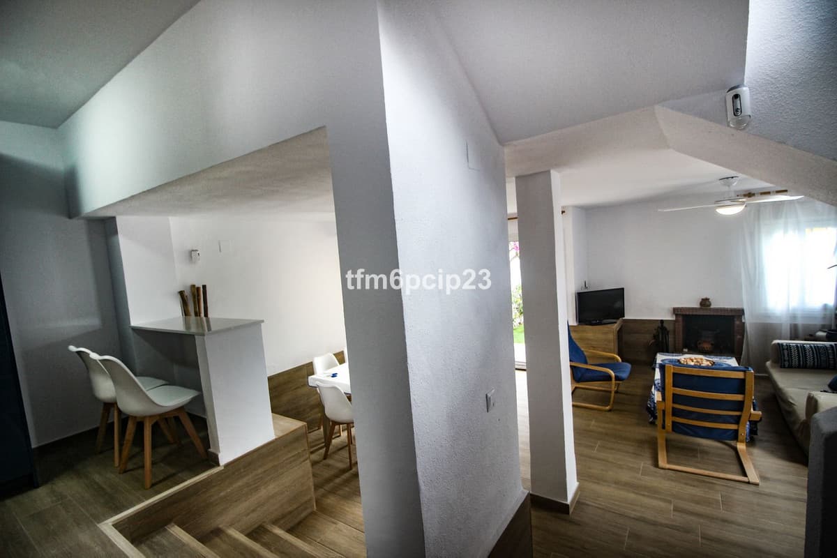Semi-Detached House in Casares Playa — photo 6 of 10