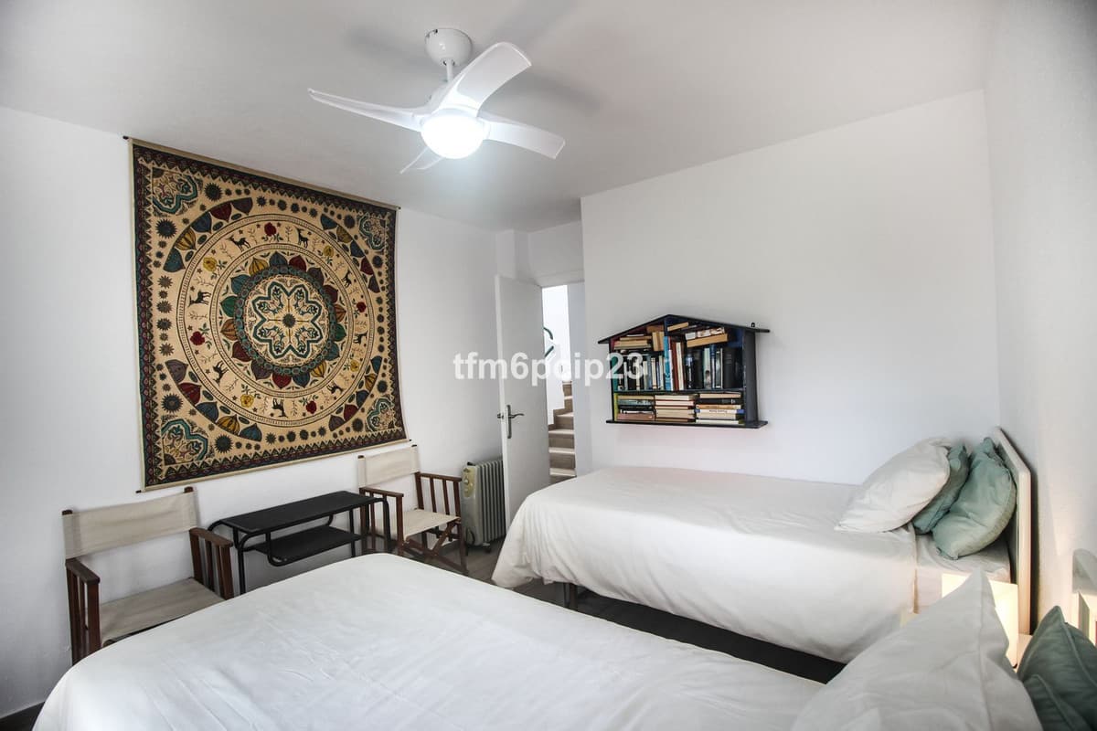 Semi-Detached House in Casares Playa — photo 7 of 10