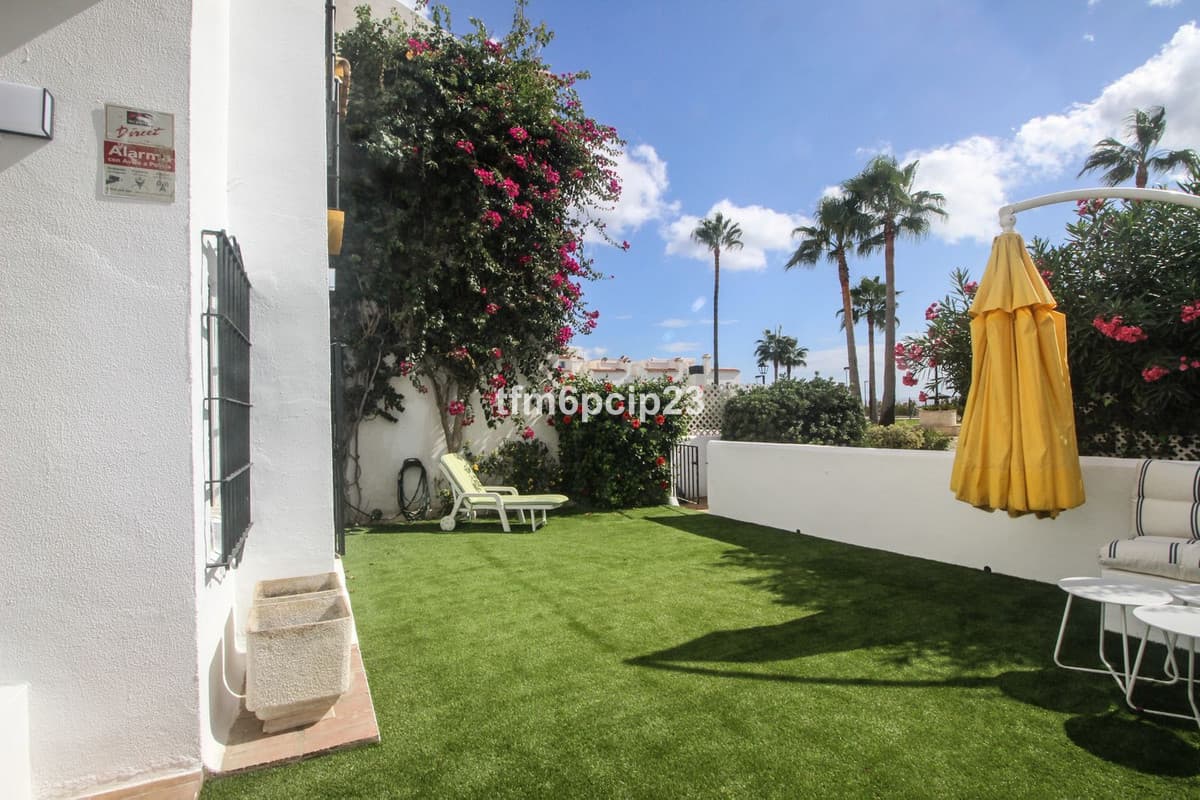 Semi-Detached House in Casares Playa — photo 8 of 10