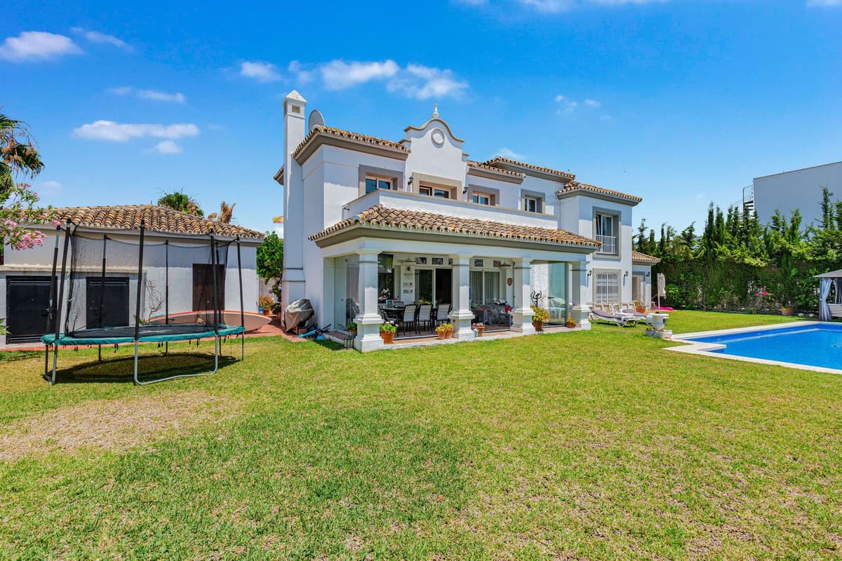 Detached Villa in Estepona — photo 9 of 10