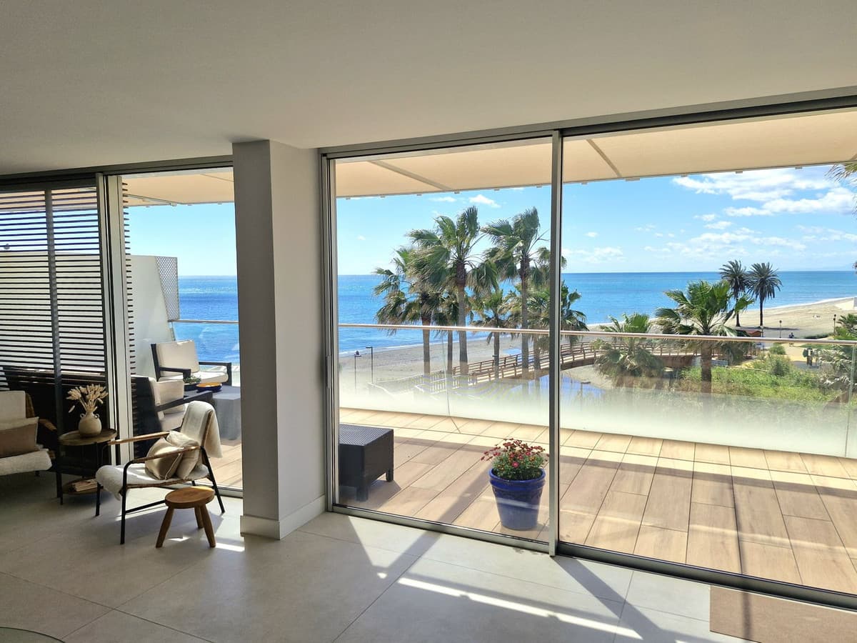 Middle Floor Apartment in Estepona — photo 1 of 10