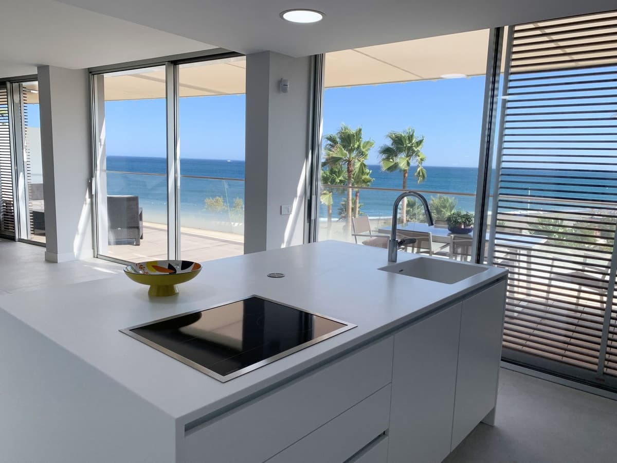 Middle Floor Apartment in Estepona — photo 9 of 10
