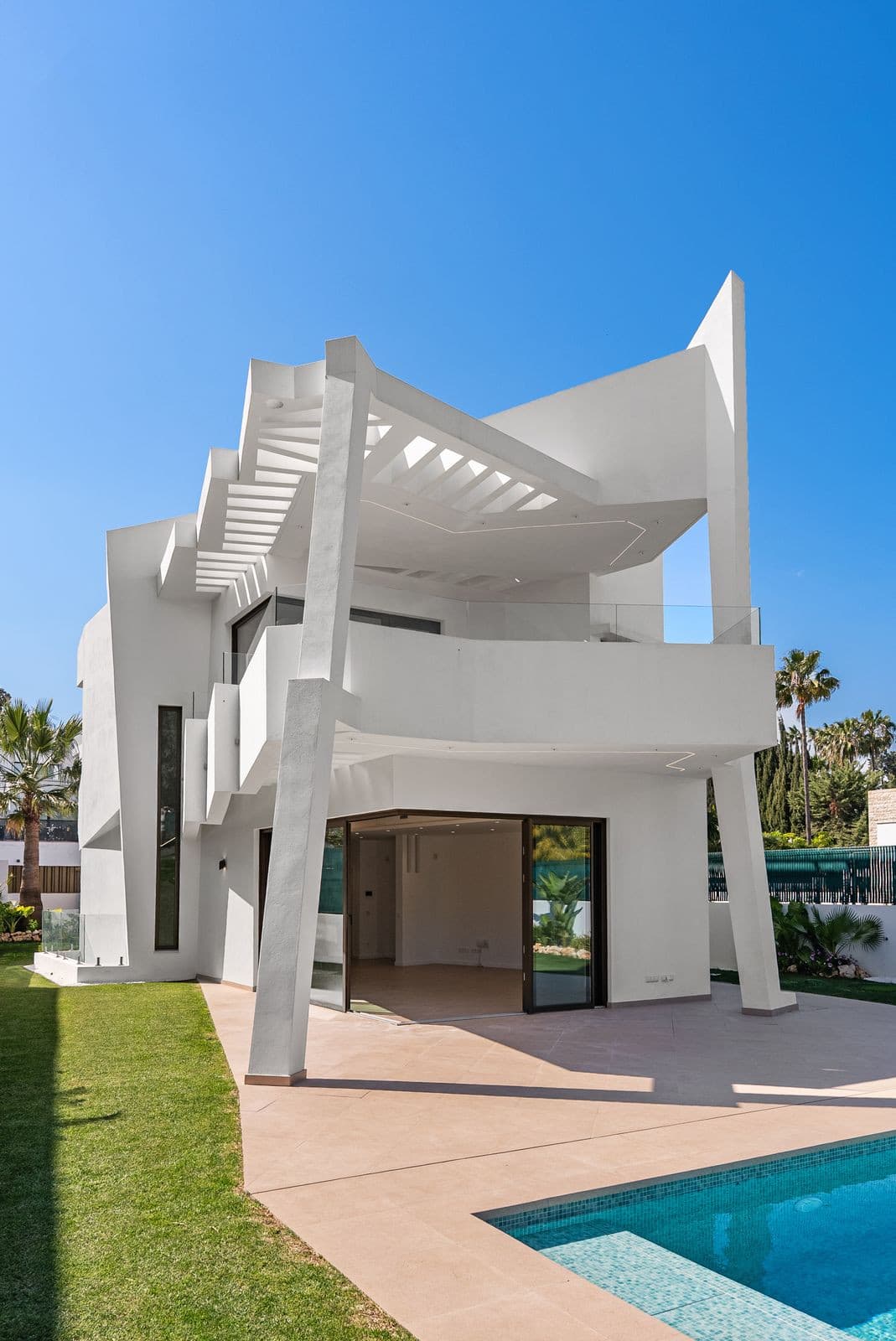 Detached Villa in Atalaya — photo 3 of 10