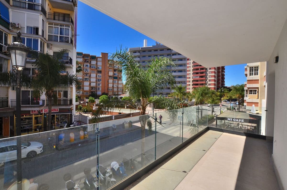 Middle Floor Apartment in Fuengirola — photo 4 of 10