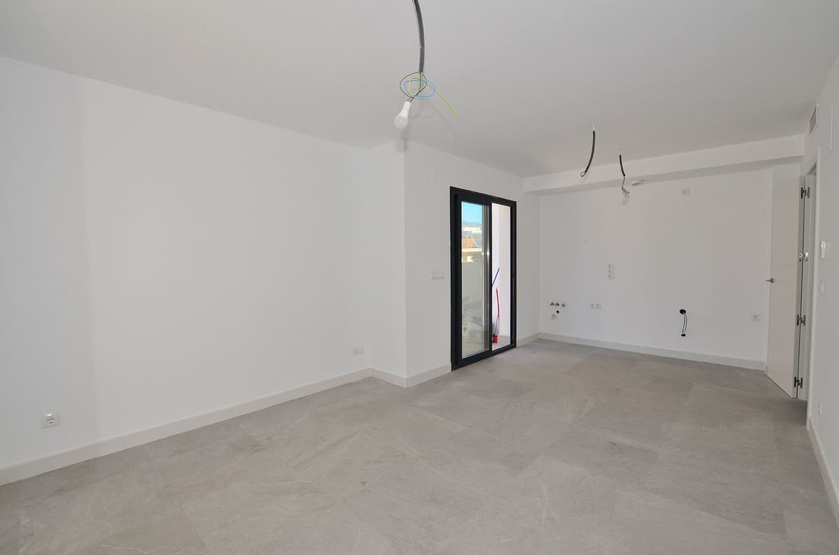 Middle Floor Apartment in Fuengirola — photo 7 of 10