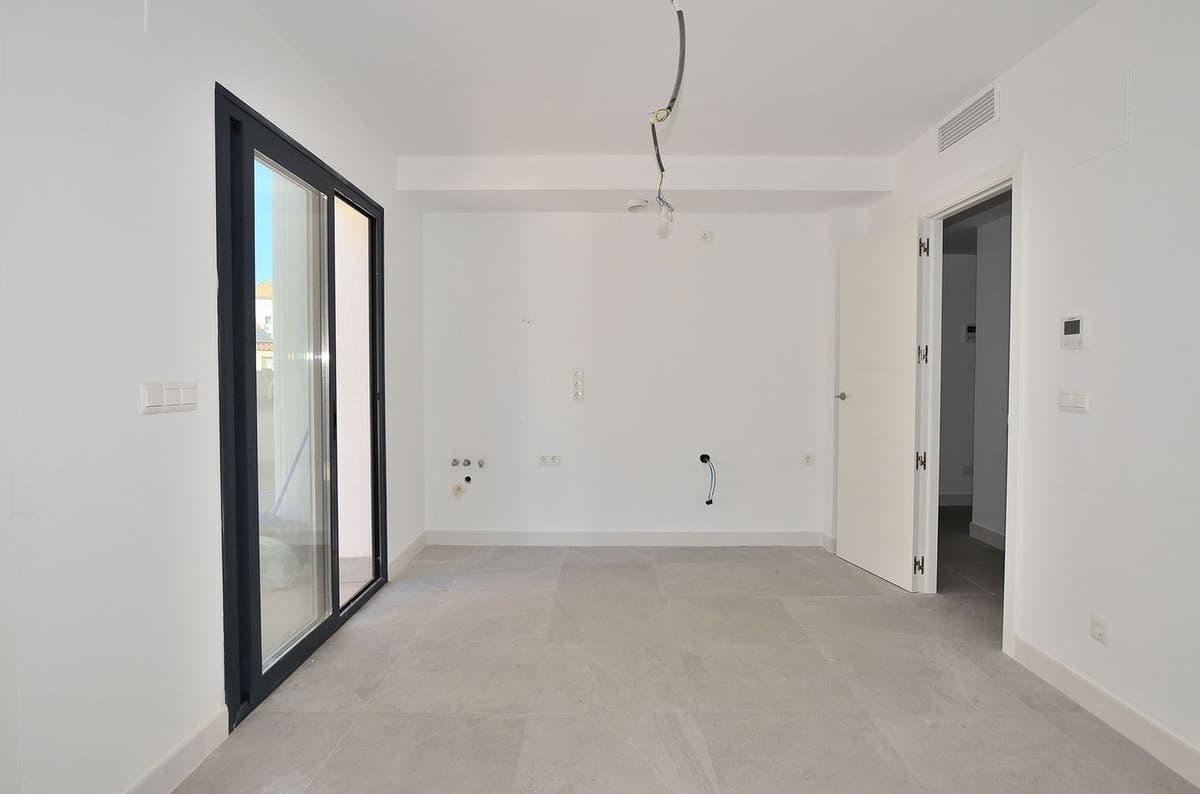 Middle Floor Apartment in Fuengirola — photo 9 of 10