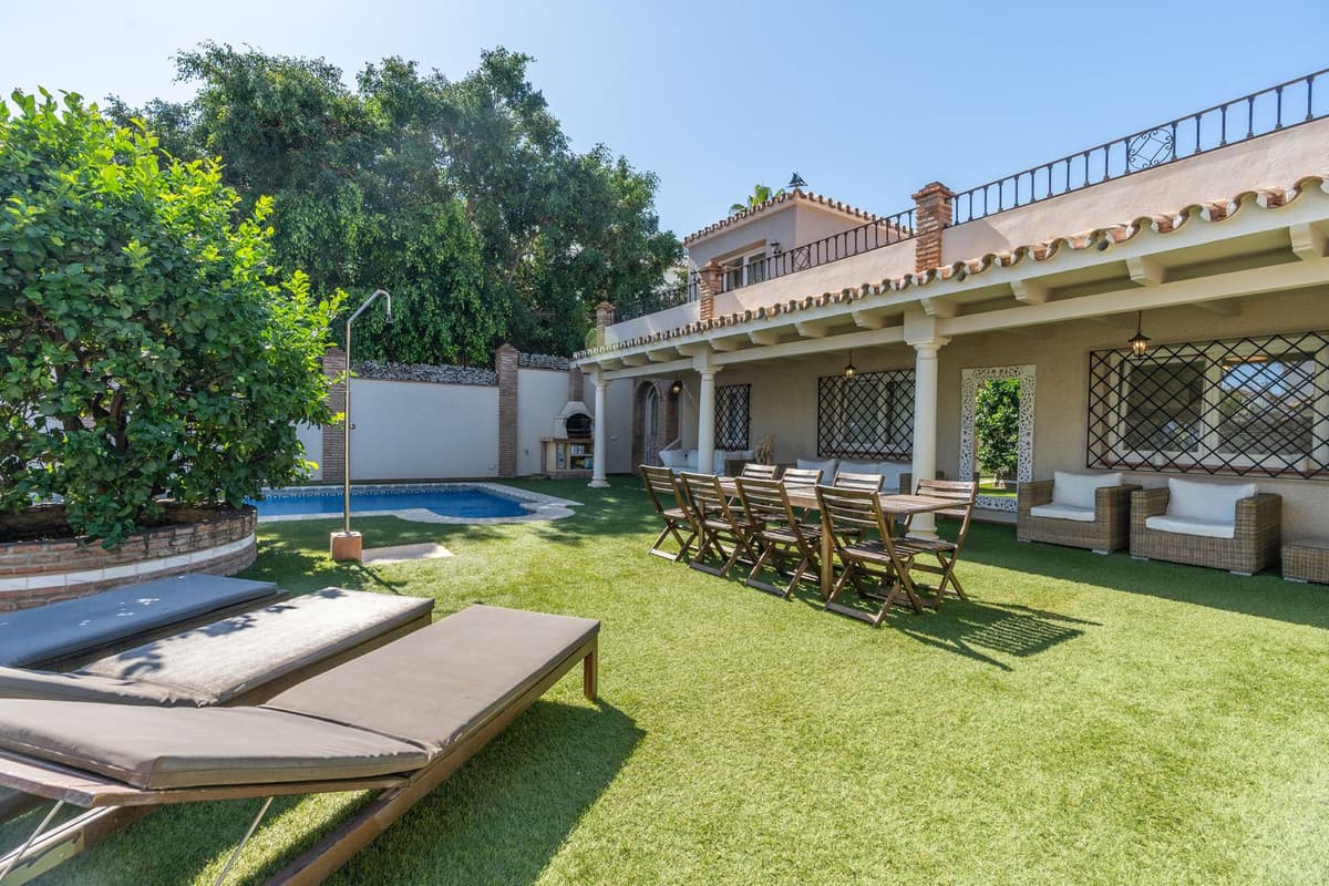 Detached Villa in San Pedro de Alcántara — photo 2 of 10