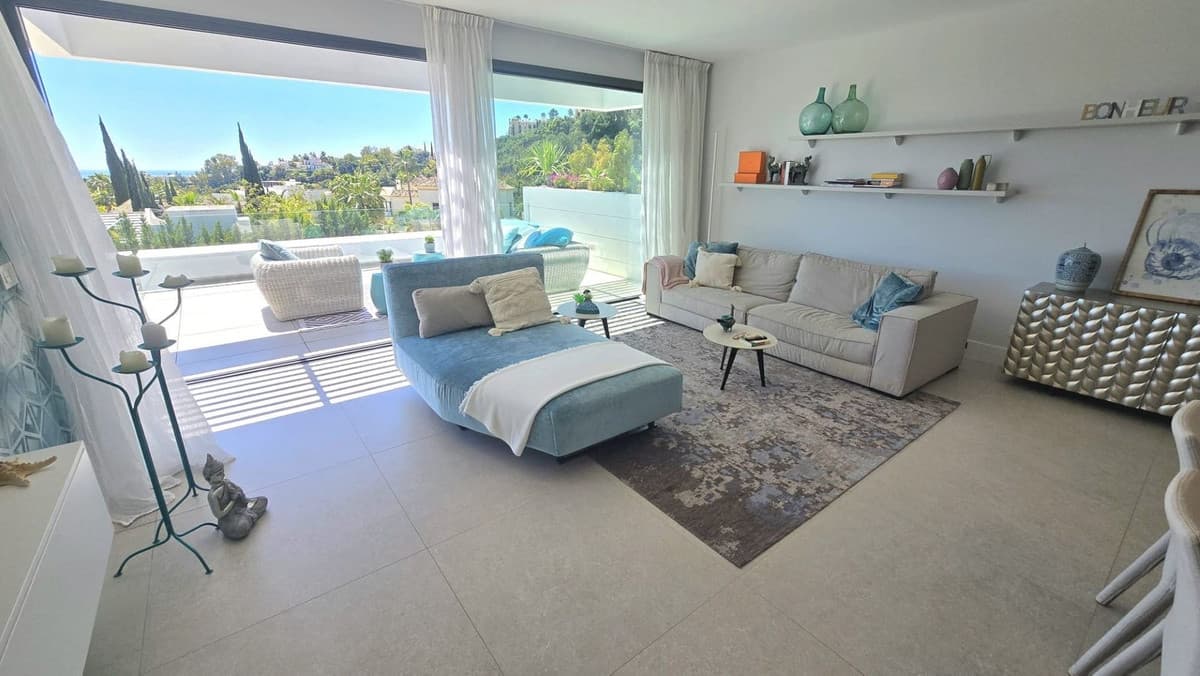 Middle Floor Apartment in Benahavís — photo 6 of 10