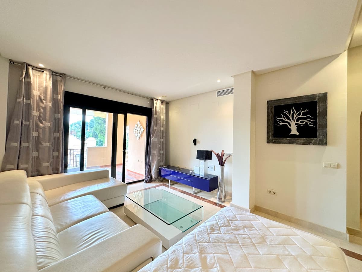 Middle Floor Apartment in Puerto Banús — photo 5 of 10