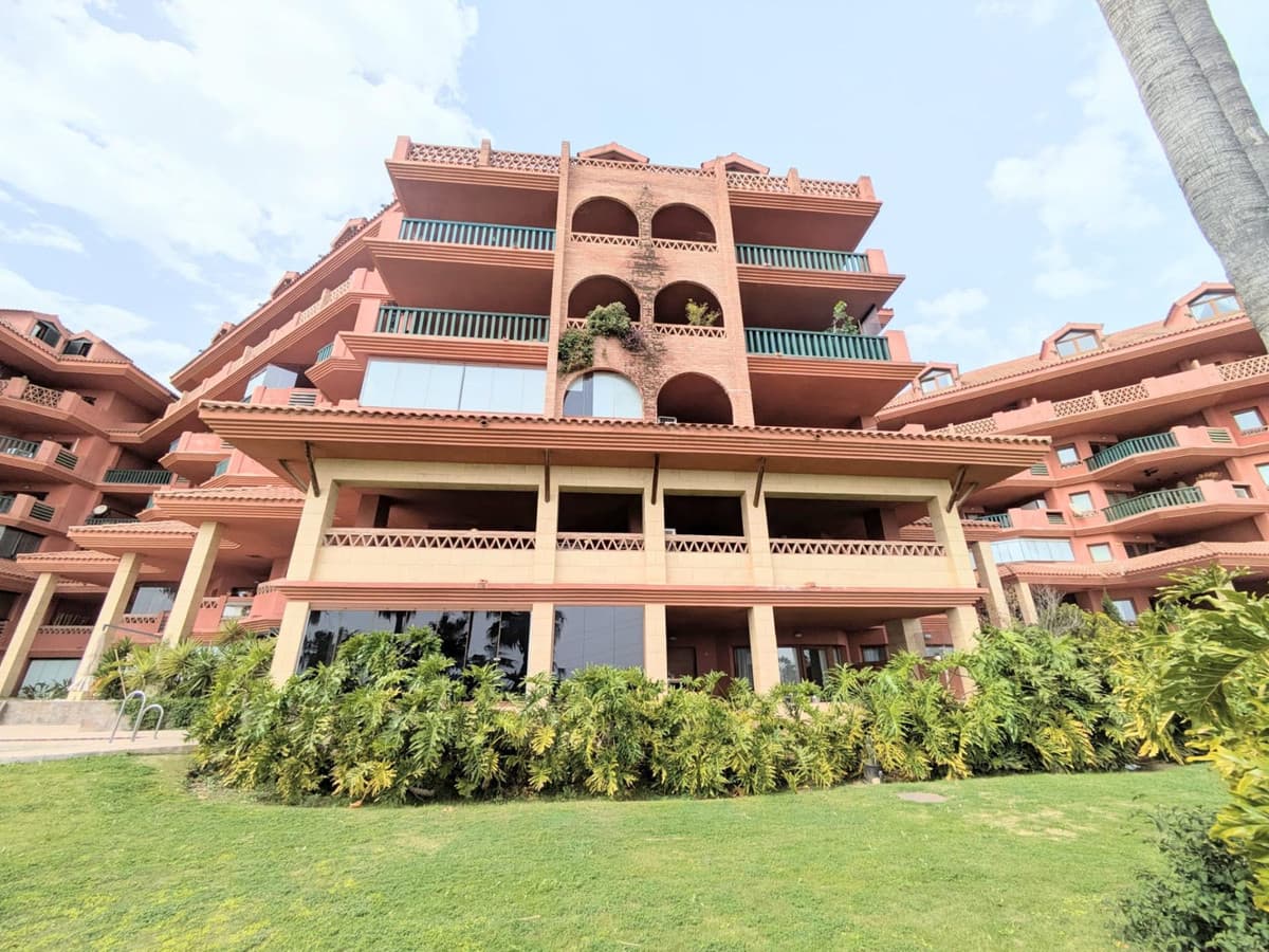 Middle Floor Apartment in Benalmadena — photo 1 of 10