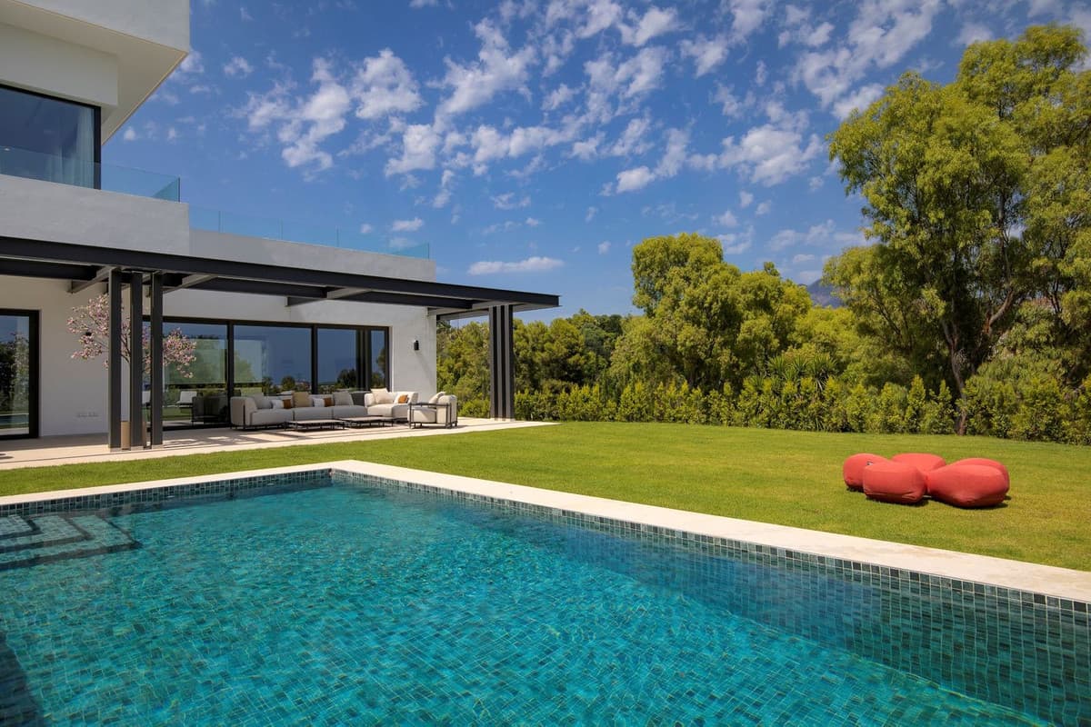 Detached Villa in Benahavís — photo 3 of 10