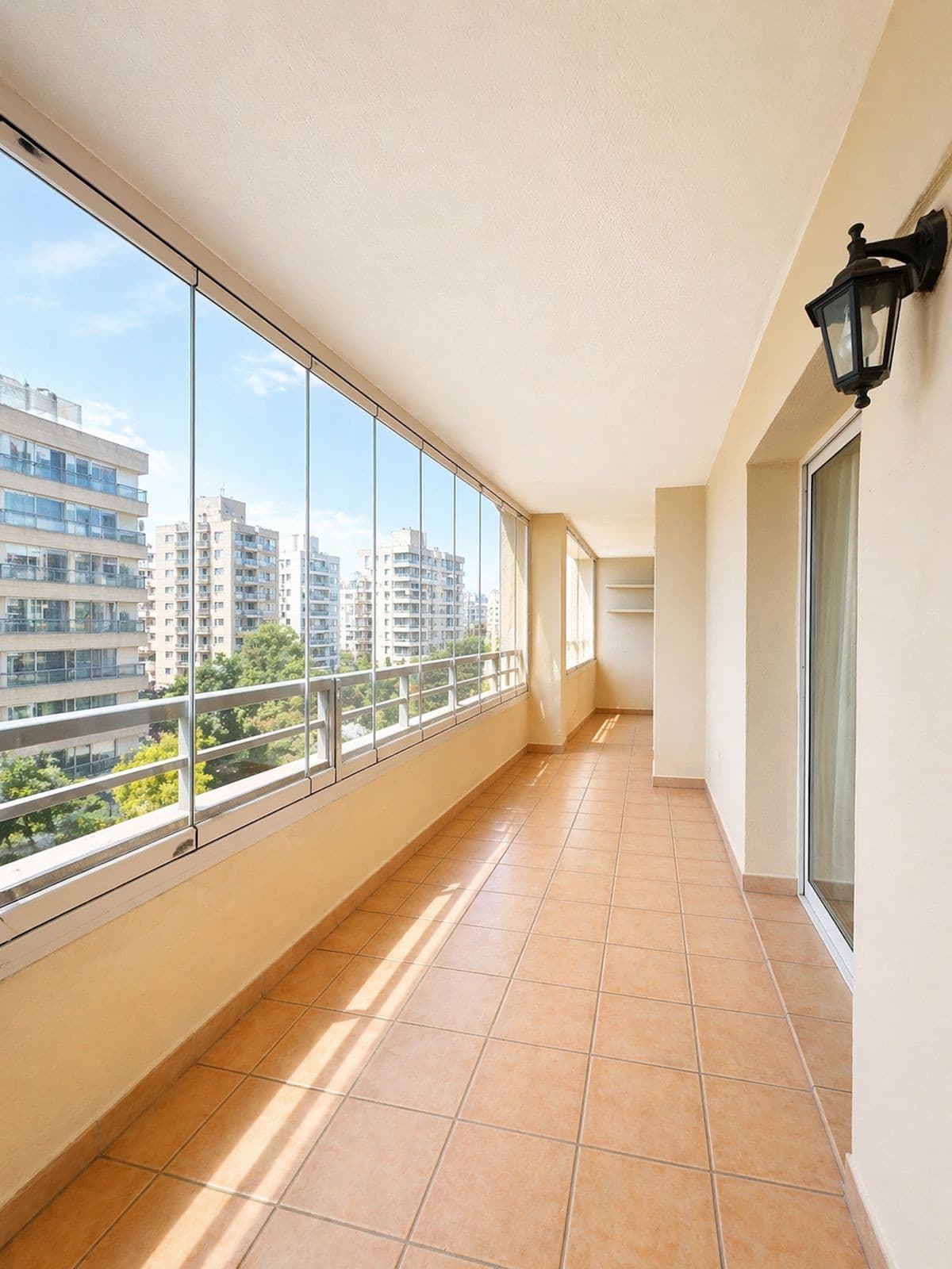 Middle Floor Apartment in Marbella — photo 8 of 10