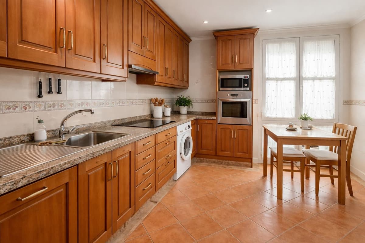 Middle Floor Apartment in Marbella — photo 9 of 10
