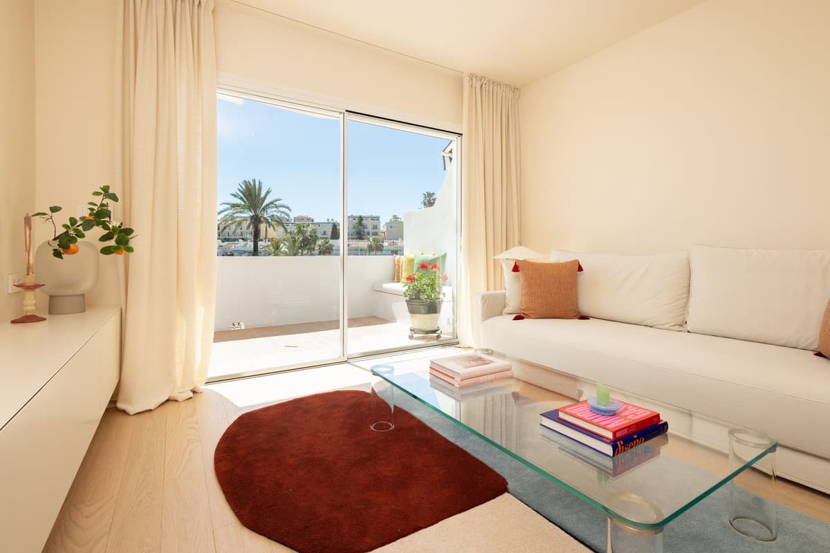 Penthouse Duplex in Nueva Andalucía — photo 3 of 10