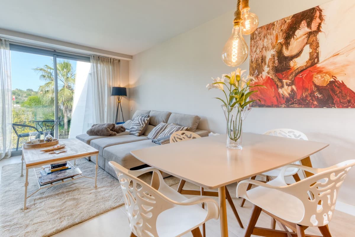 Middle Floor Apartment in Estepona — photo 4 of 10