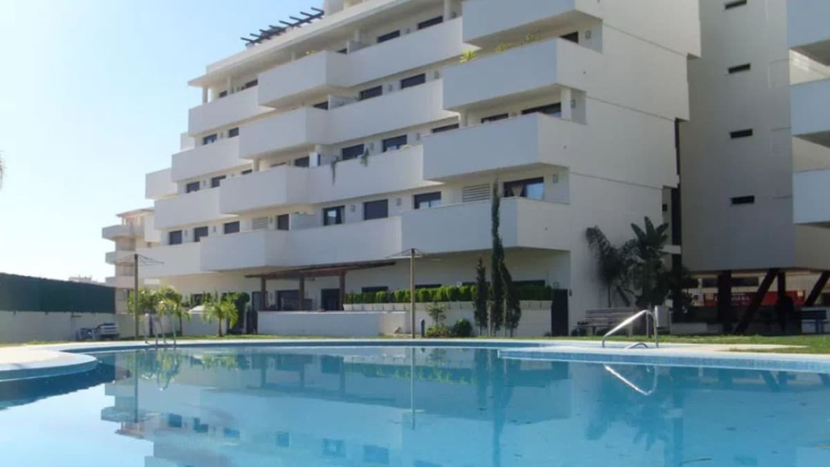 Ground Floor Apartment in Estepona — photo 1 of 10