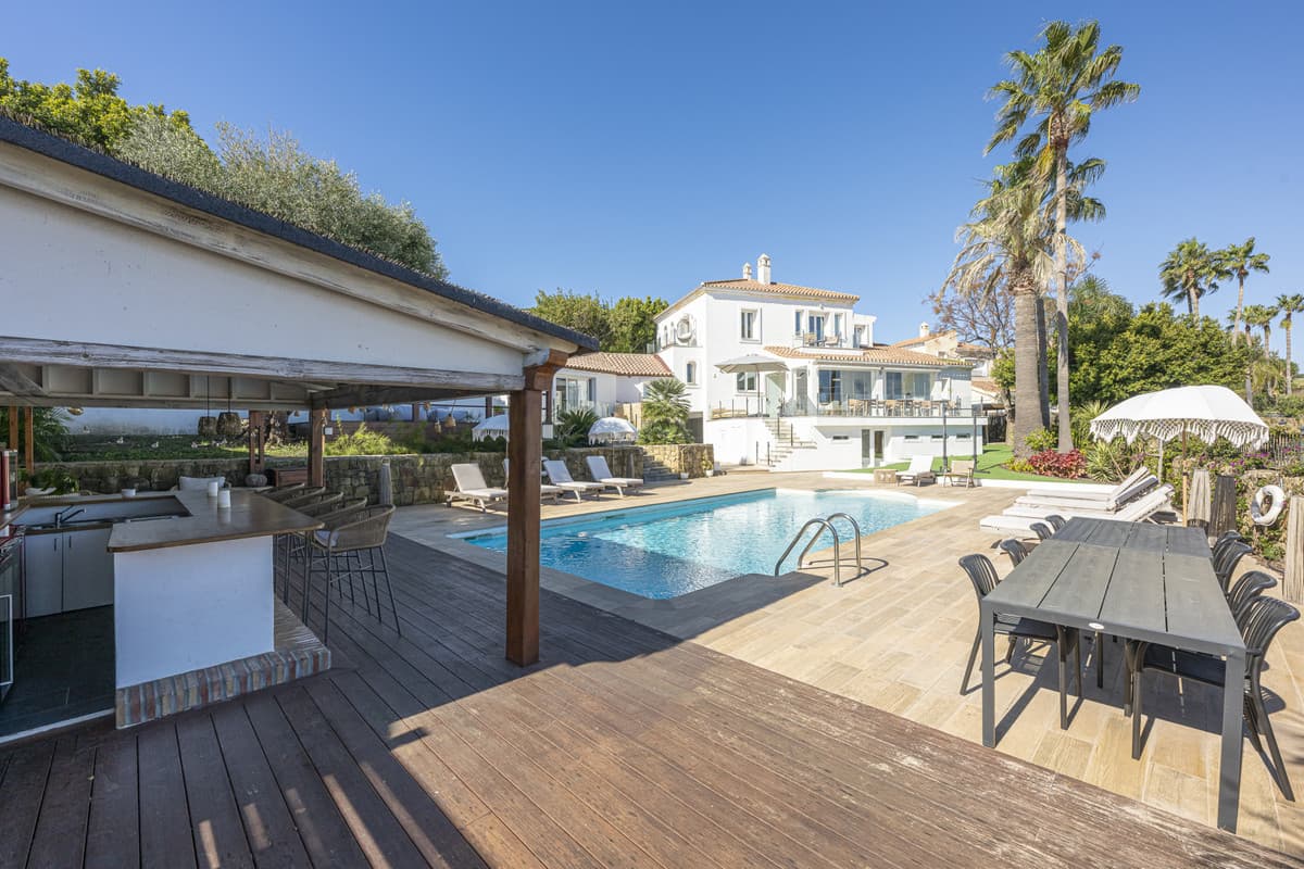 Detached Villa in La Duquesa — photo 2 of 10