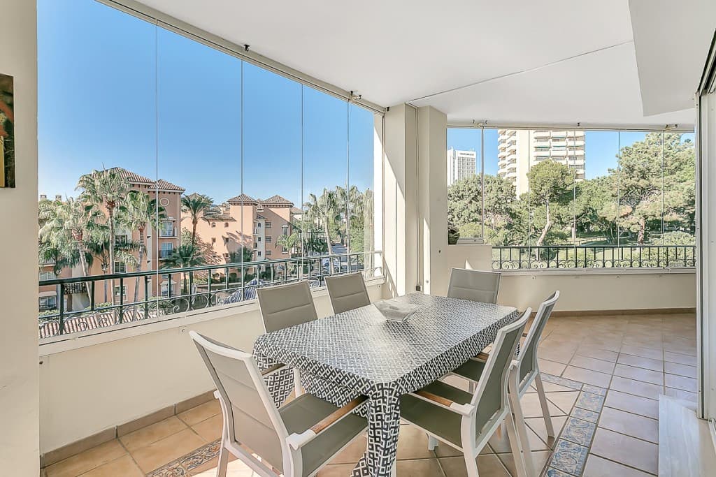 Middle Floor Apartment in Marbella — photo 8 of 10
