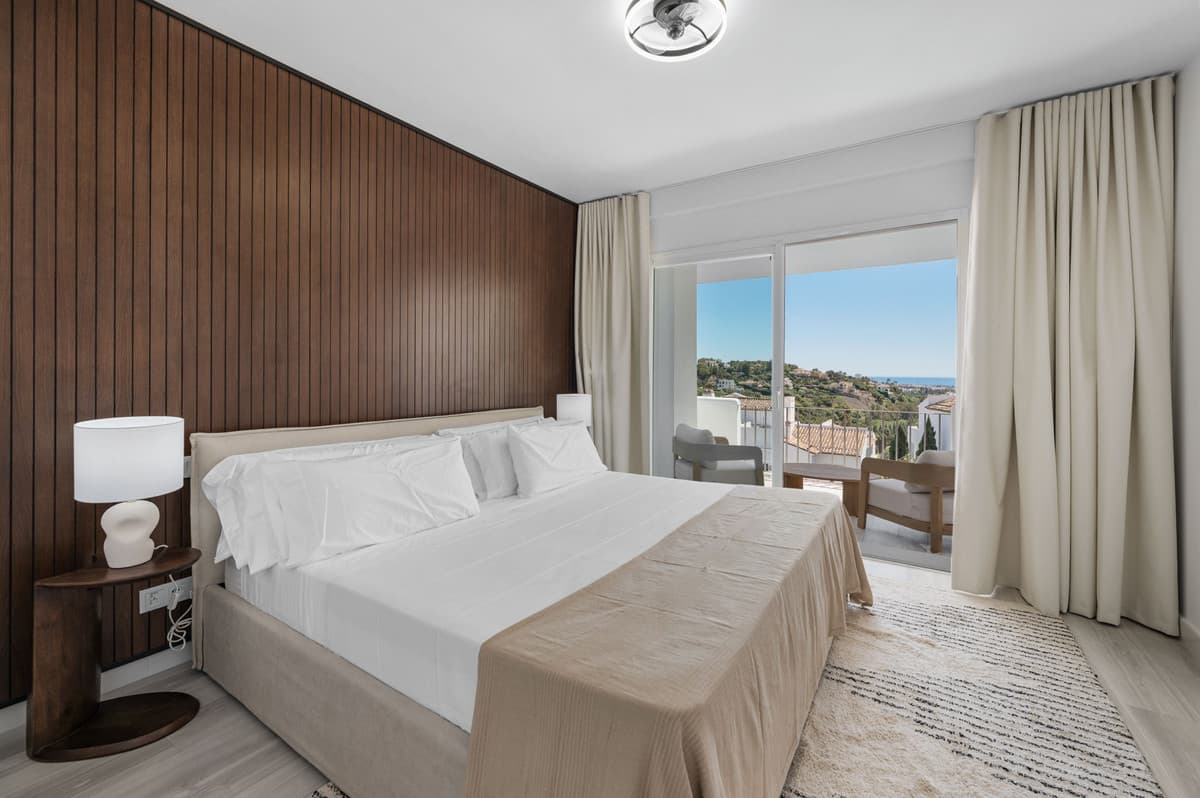 Middle Floor Apartment in Benahavís — photo 10 of 10