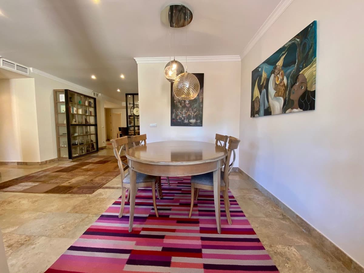 Middle Floor Apartment in The Golden Mile — photo 8 of 10