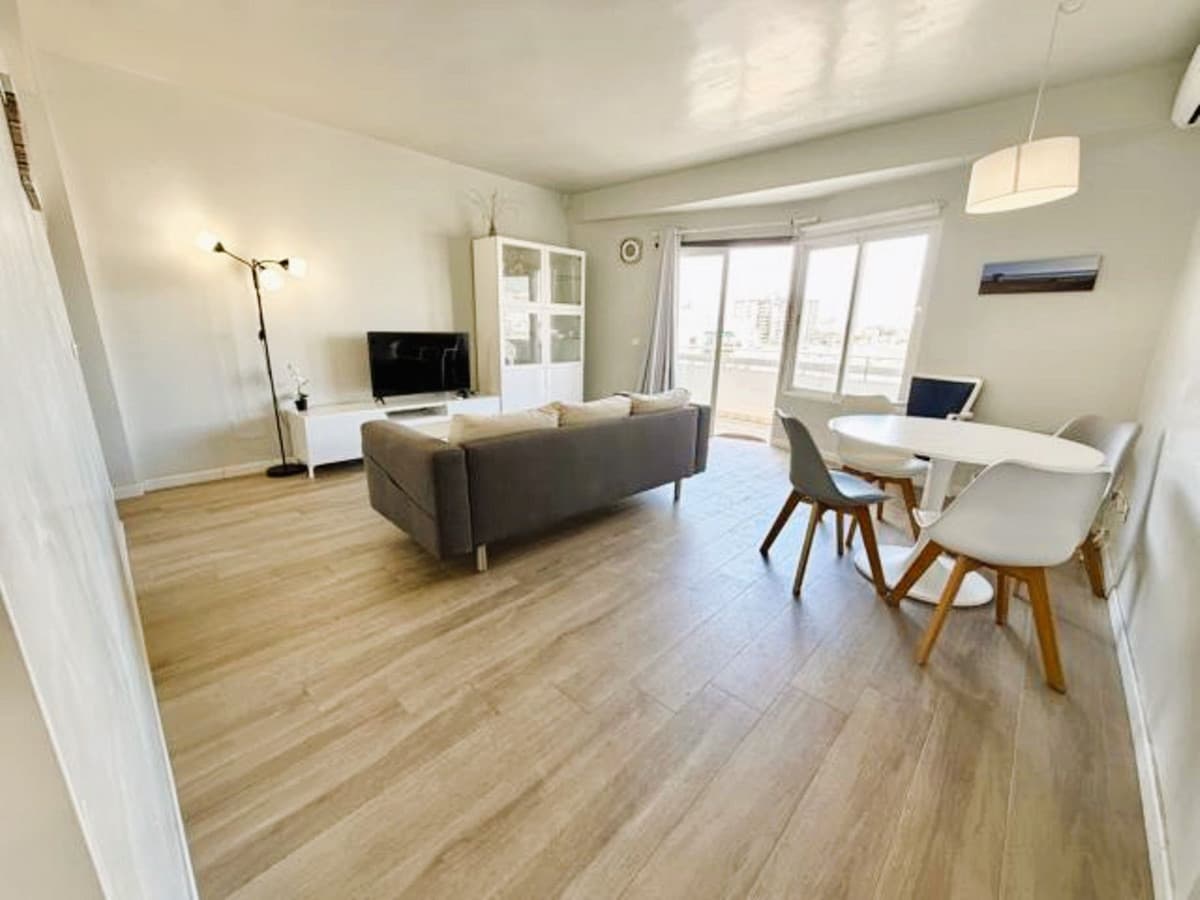 Middle Floor Apartment in Marbella — photo 2 of 10