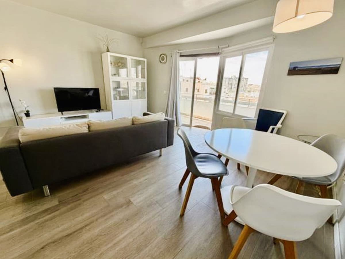 Middle Floor Apartment in Marbella — photo 5 of 10