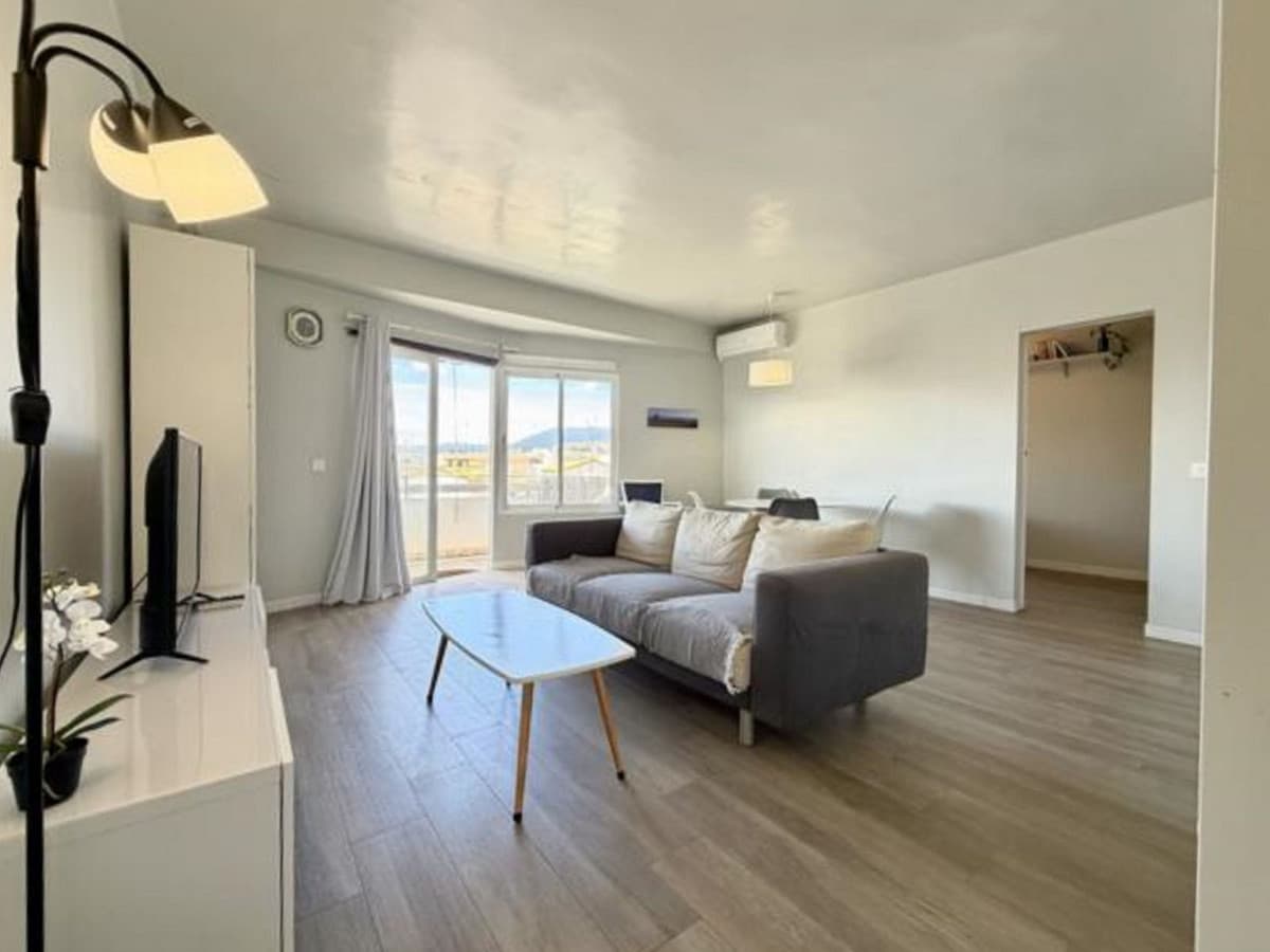 Middle Floor Apartment in Marbella — photo 7 of 10
