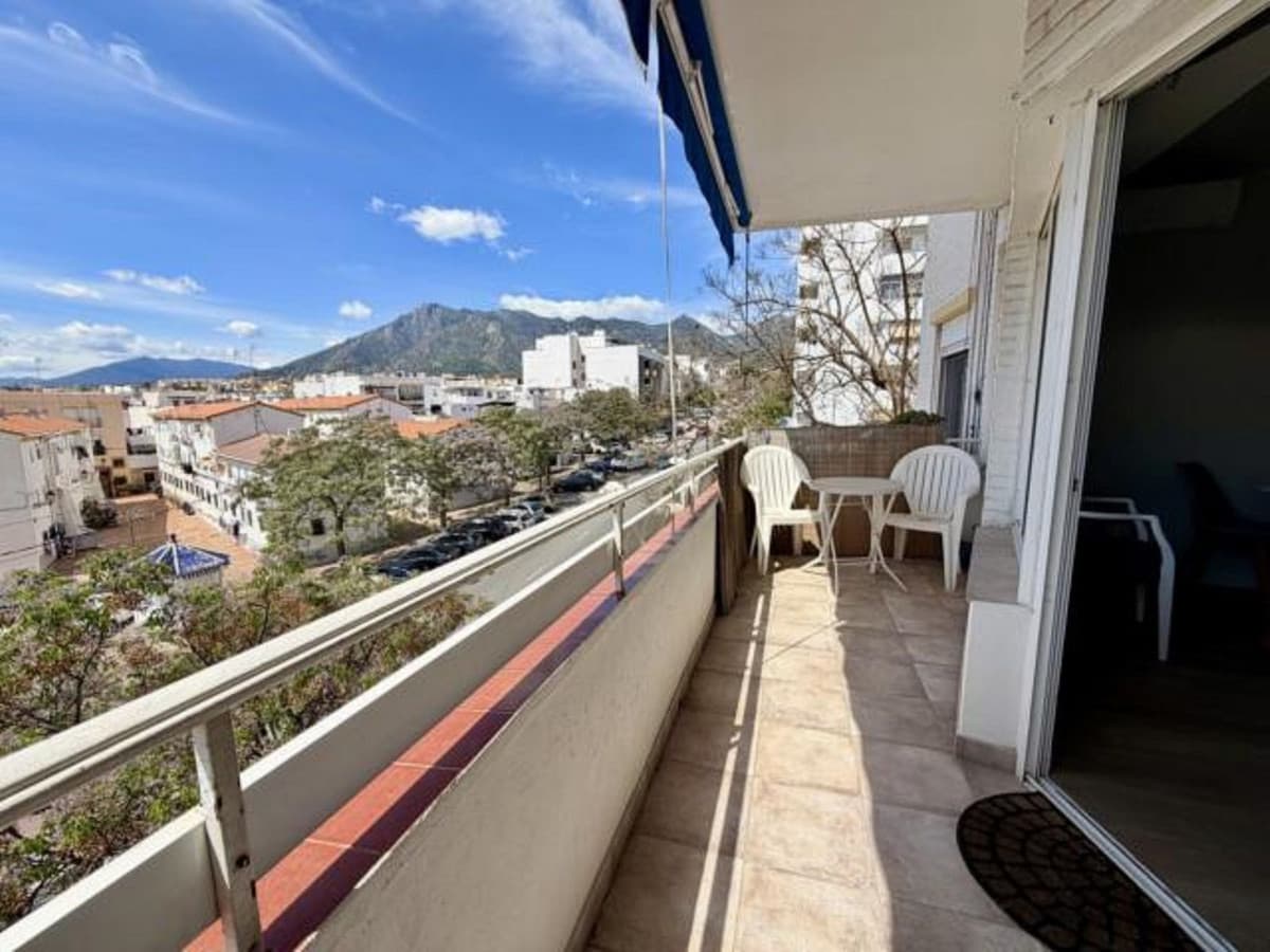 Middle Floor Apartment in Marbella — photo 9 of 10