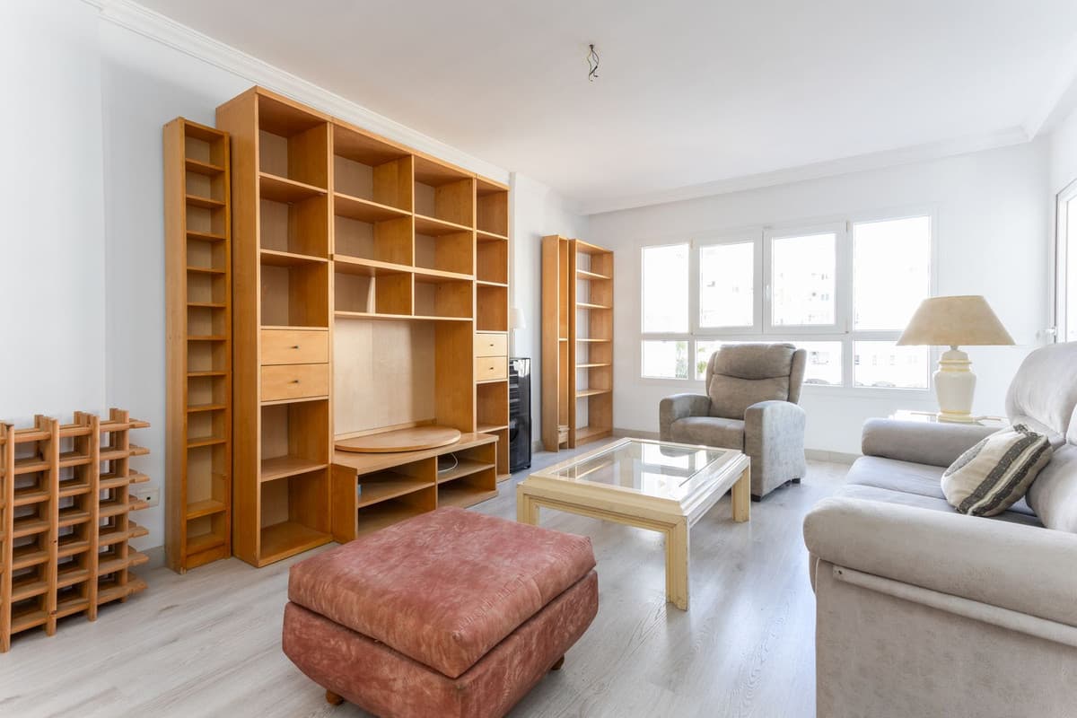 Middle Floor Apartment in La Campana — photo 5 of 10