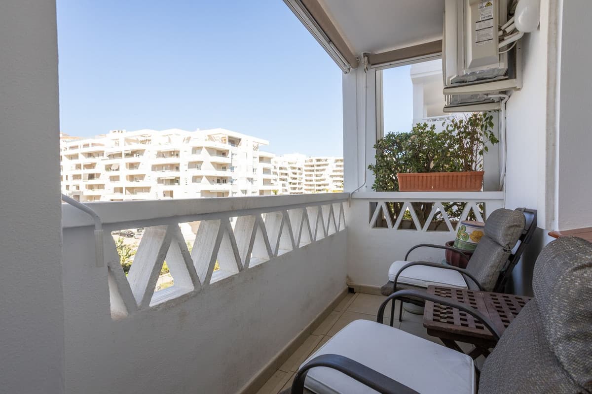 Middle Floor Apartment in La Campana — photo 7 of 10
