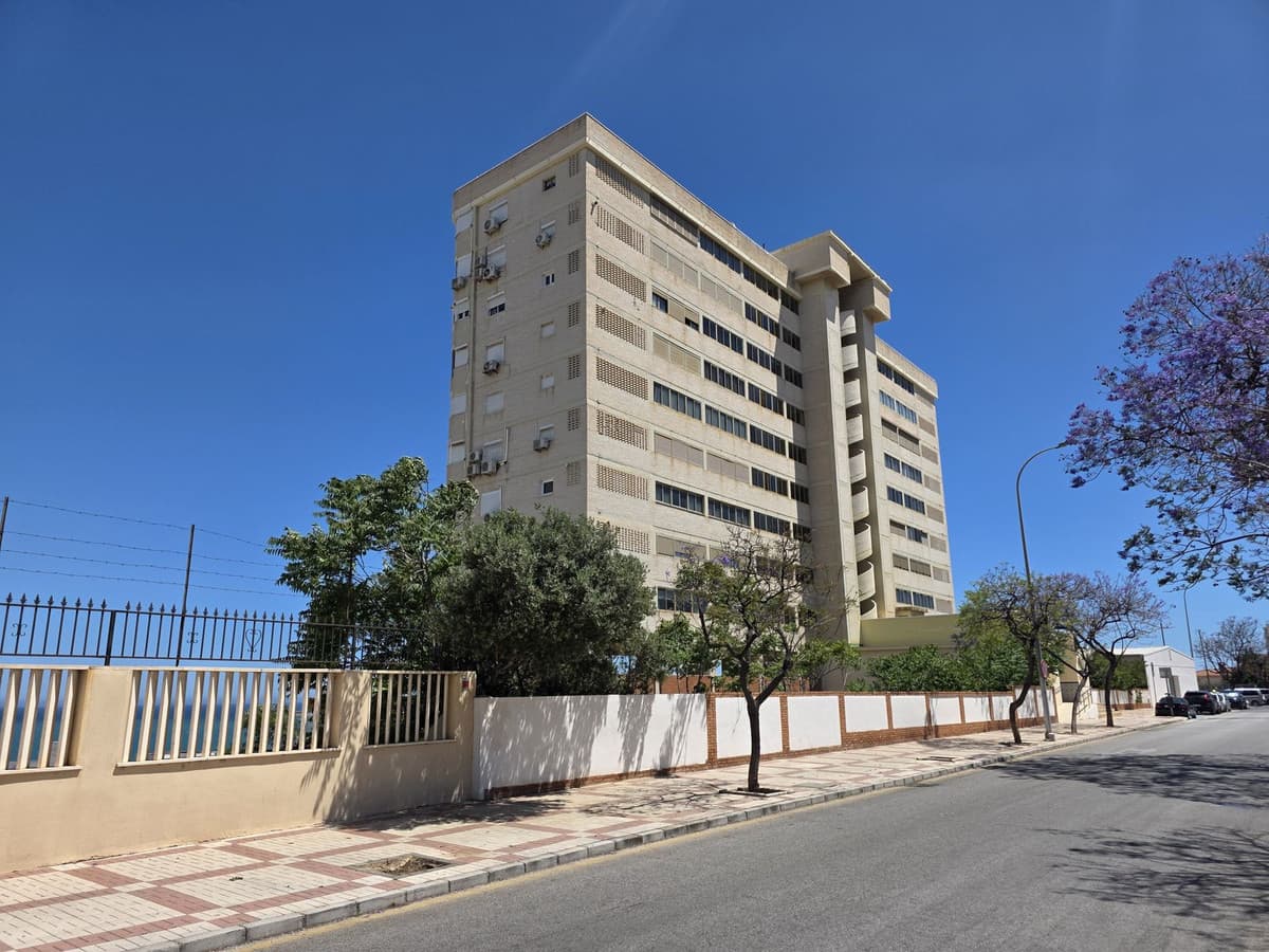Middle Floor Apartment in Torremolinos — photo 2 of 10