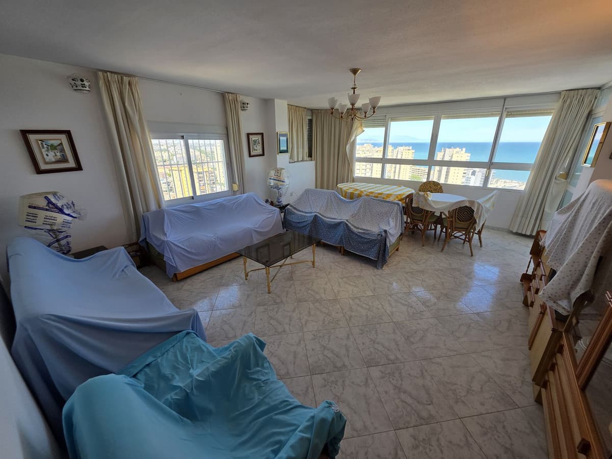 Middle Floor Apartment in Torremolinos — photo 9 of 10