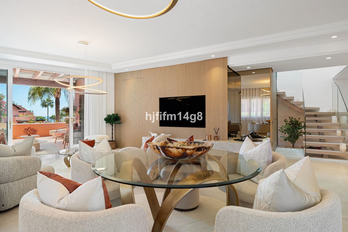 Penthouse Duplex in Estepona — photo 5 of 10