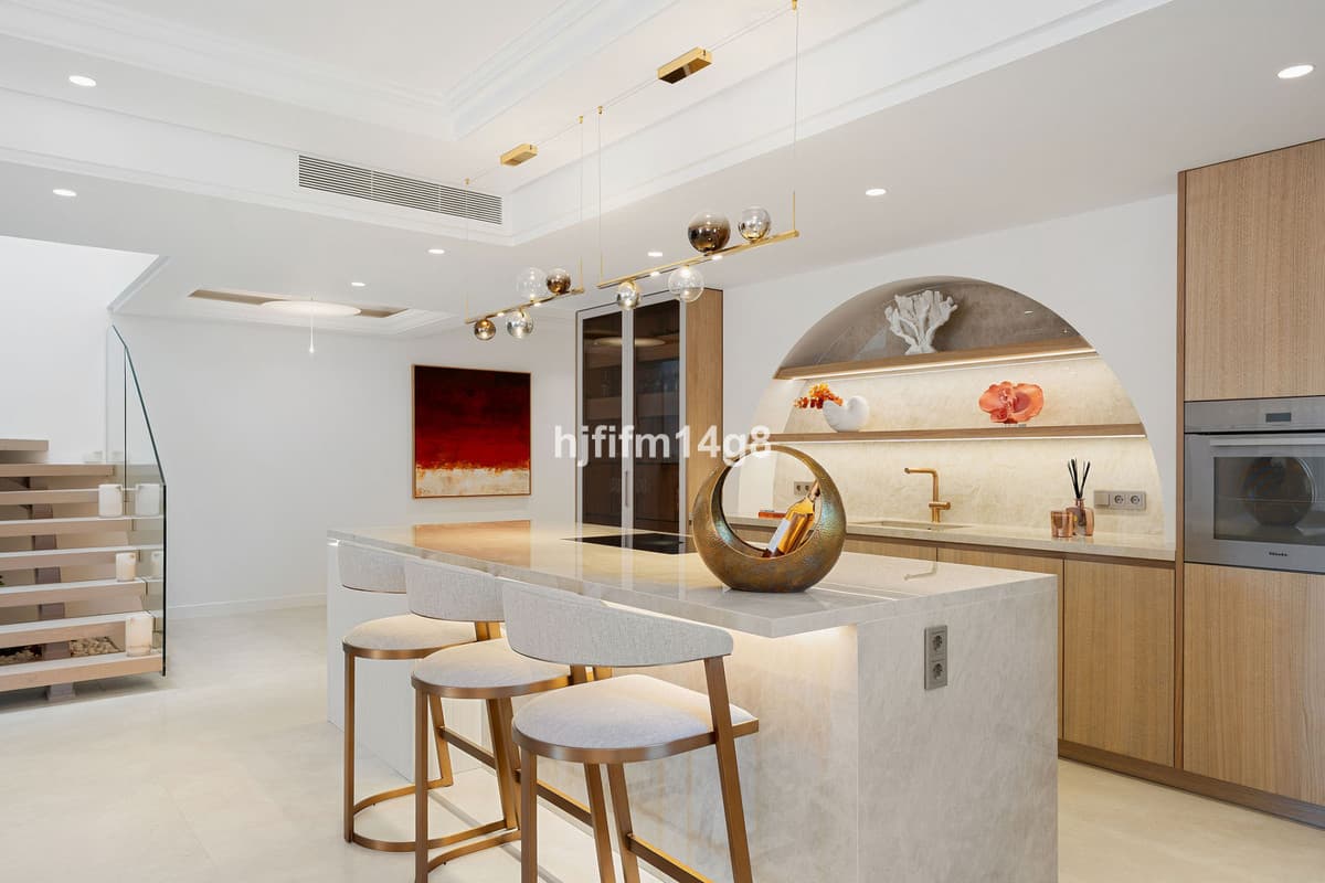 Penthouse Duplex in Estepona — photo 8 of 10