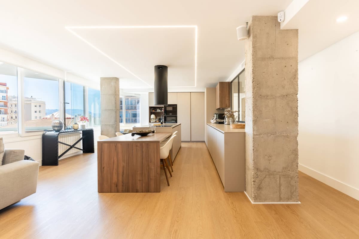 Middle Floor Apartment in Málaga Centro — photo 1 of 10