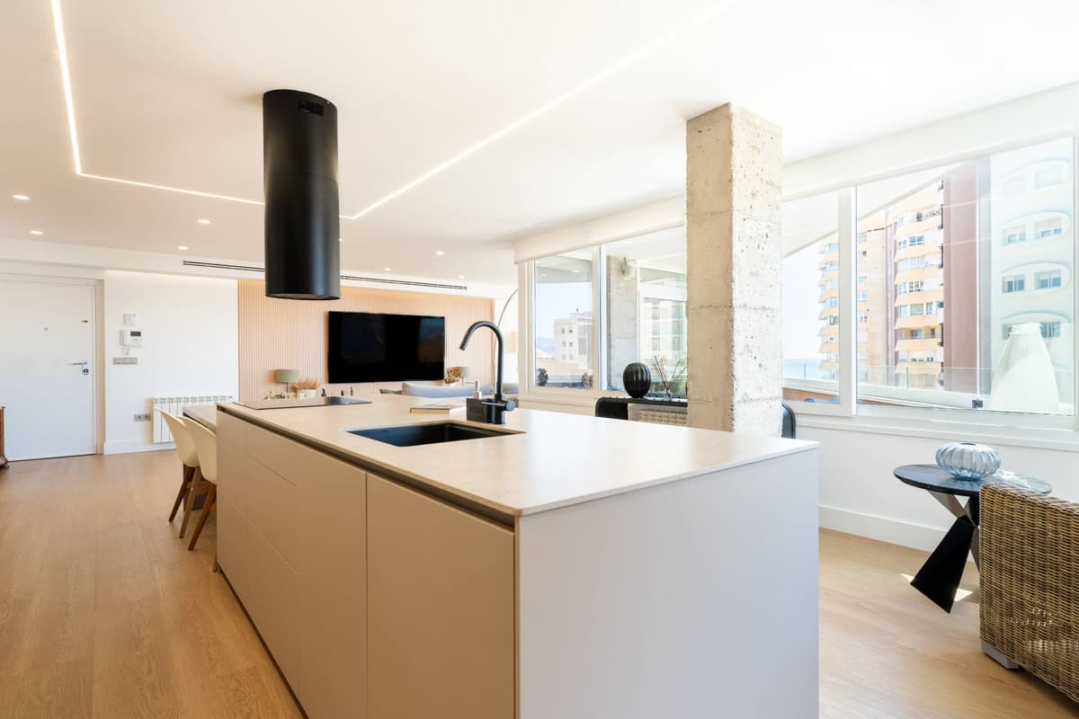 Middle Floor Apartment in Málaga Centro — photo 8 of 10